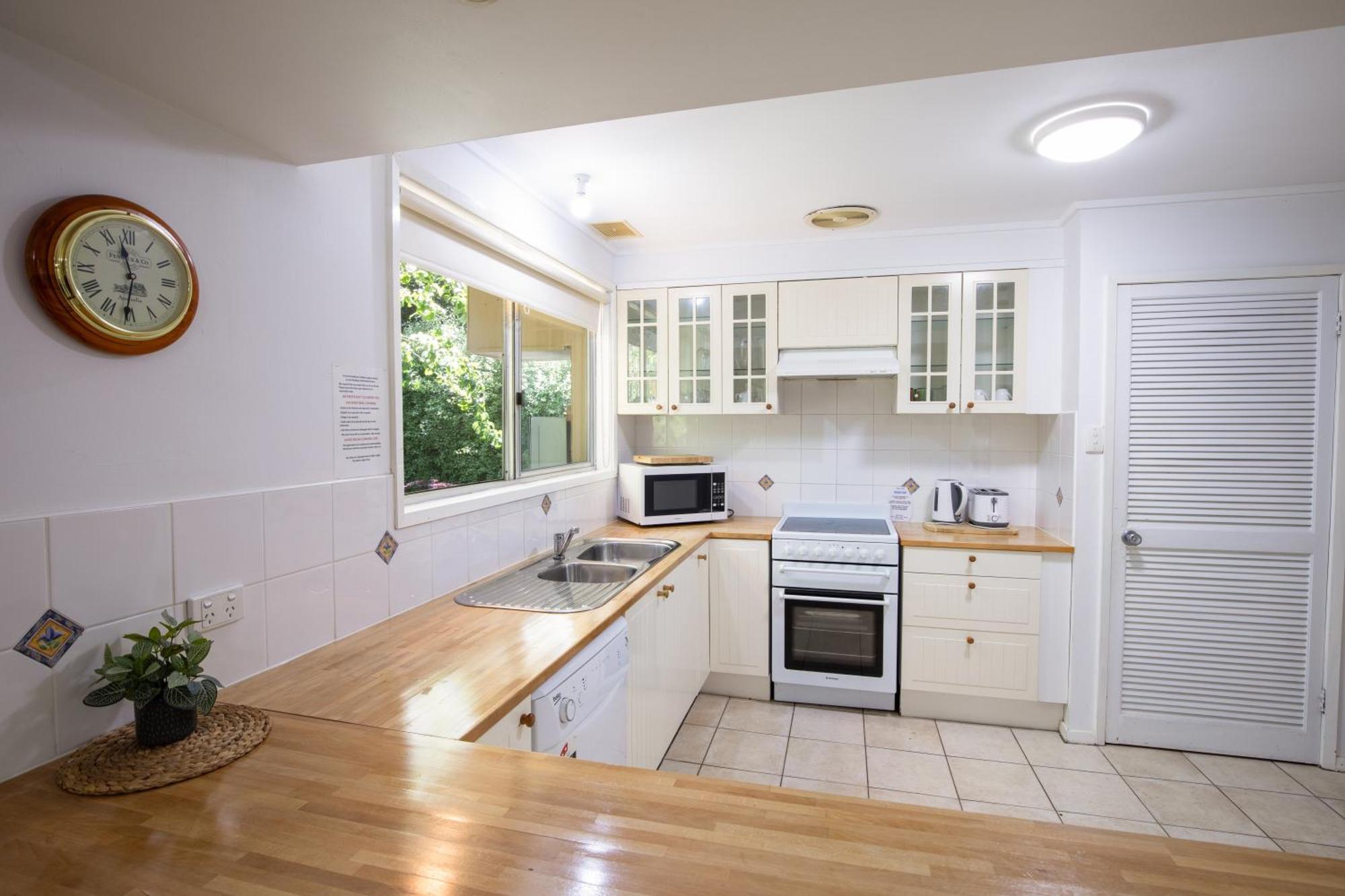 Adina Lodge Holiday Apartments Bright Room photo